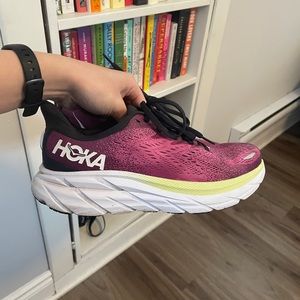 Hoka Clifton 8 in size 8b